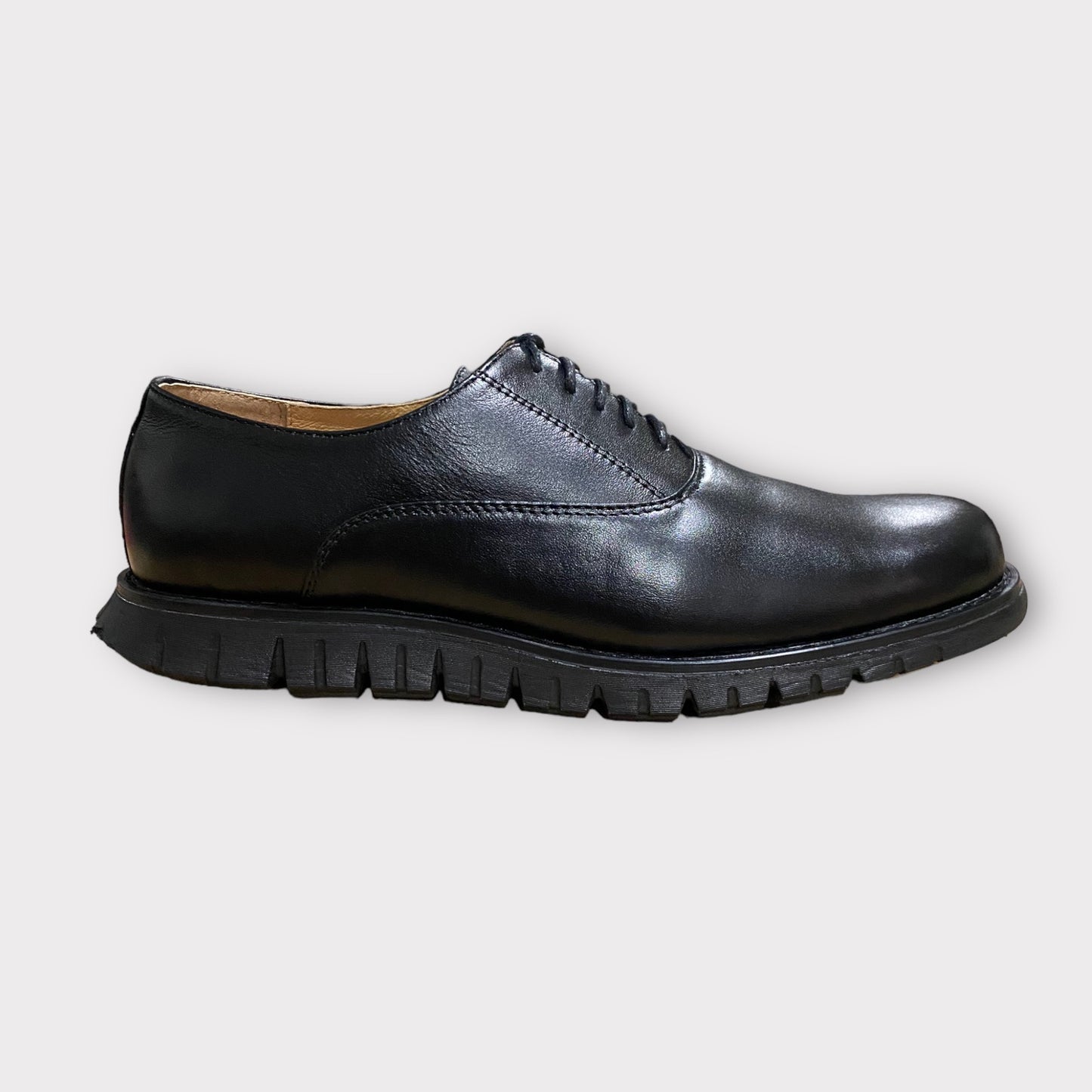 Men's Black Plain Toe Cap Dress Shoe in Black Sole